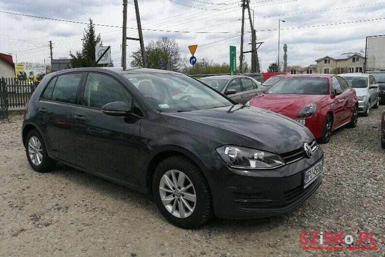 2017' Volkswagen Golf photo #1