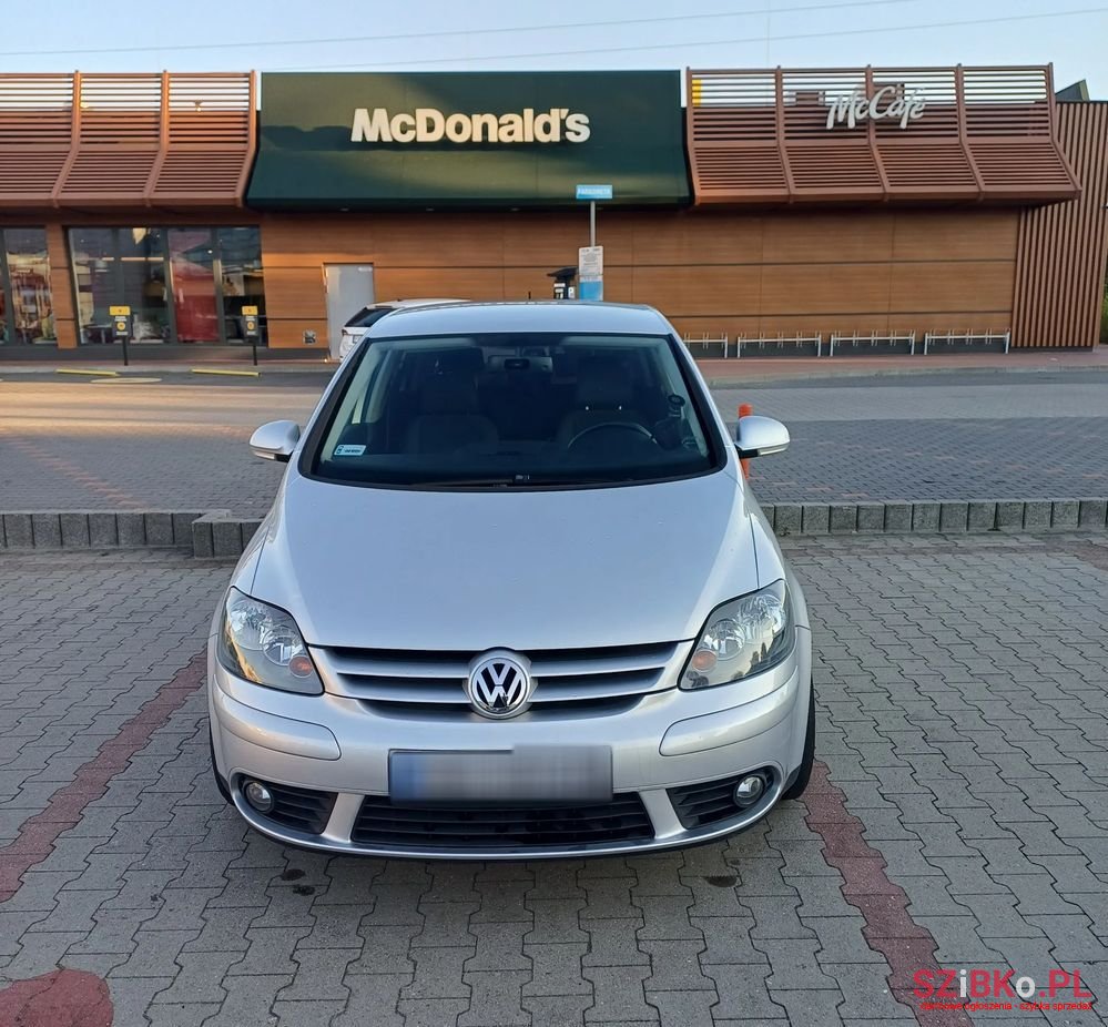 2005' Volkswagen Golf 1.6 Fsi Comfortline Tiptr photo #1