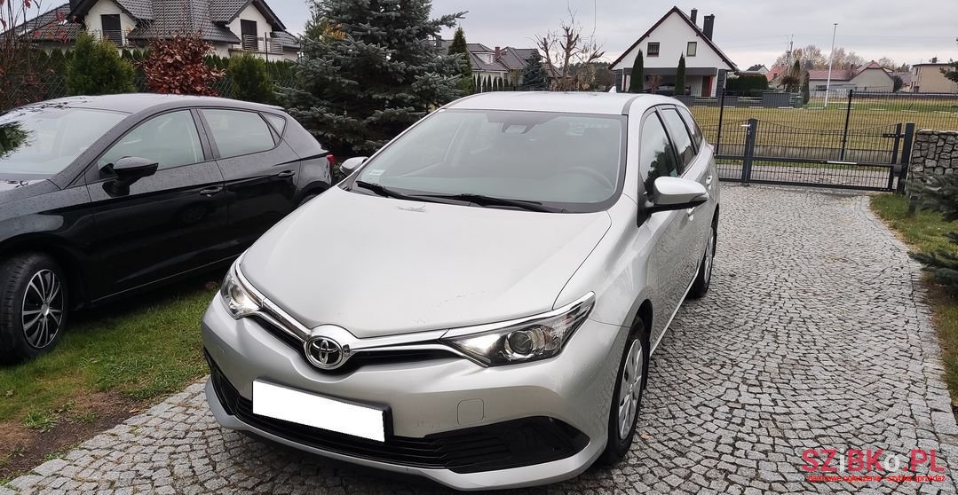 2018' Toyota Auris photo #4