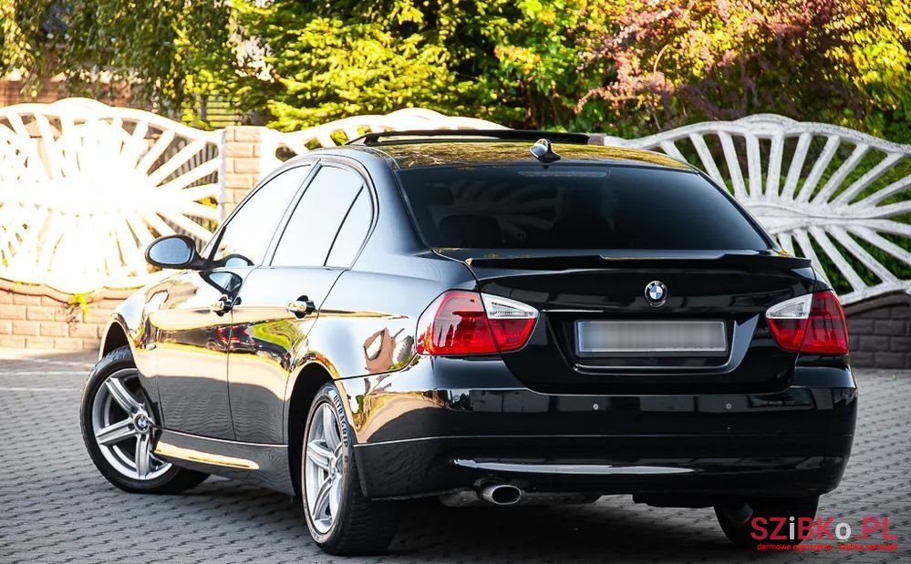 2006' BMW 3 Series 318I photo #3