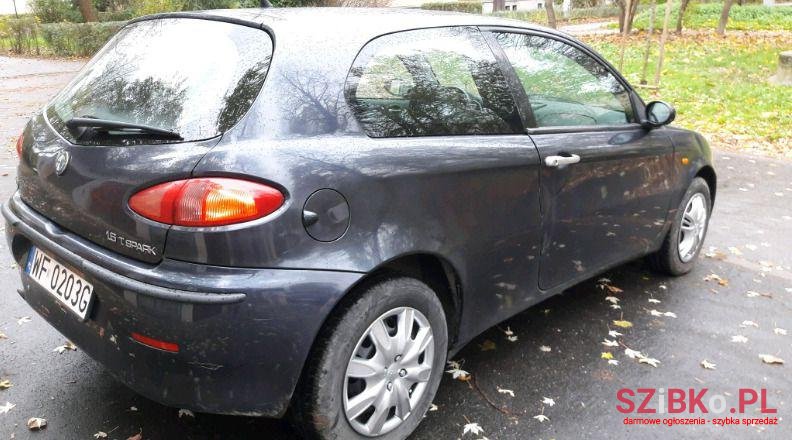 2002' Alfa Romeo 147 photo #2