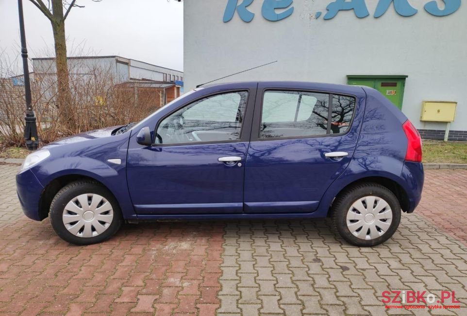 2009' Dacia Sandero photo #6