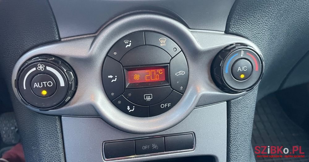 2011' Ford Fiesta 1.4 Tdci Ambiente photo #3