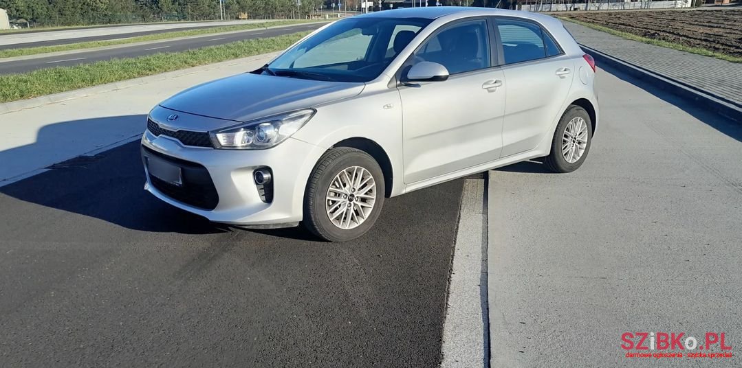 2019' Kia Rio photo #5