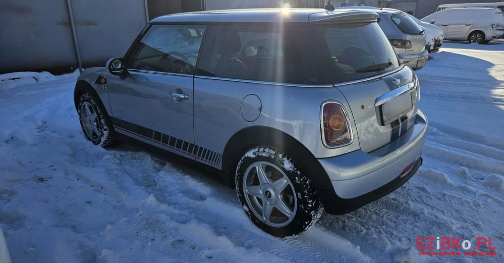 2007' MINI Cooper Standard photo #2