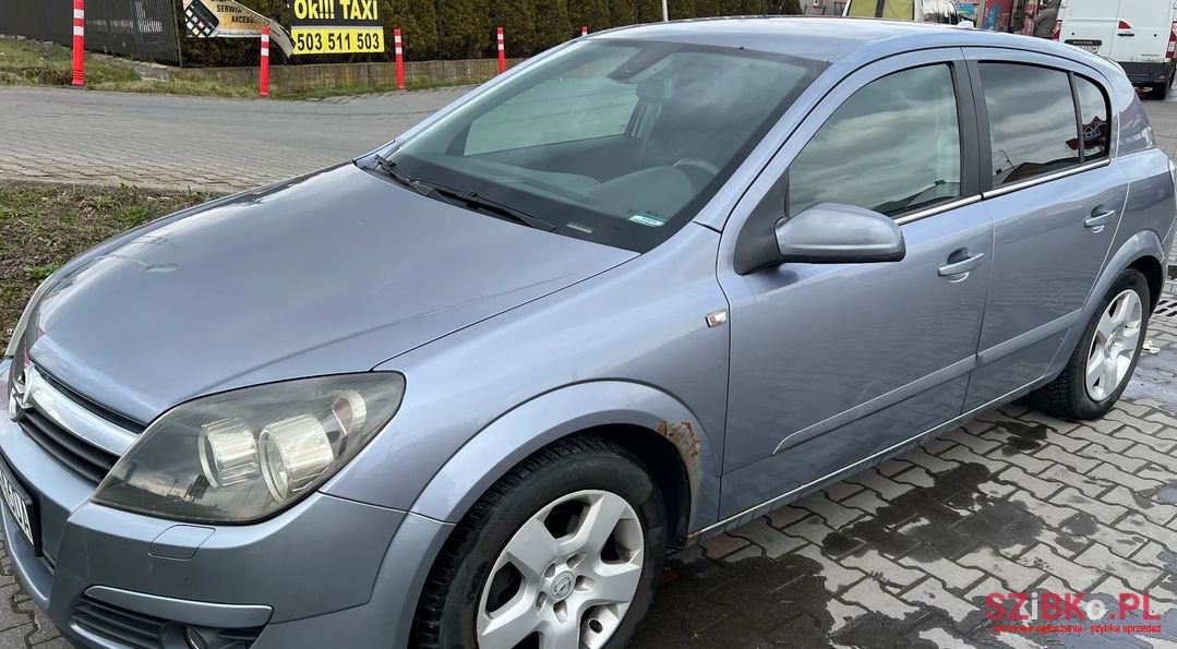 2004' Opel Astra photo #2