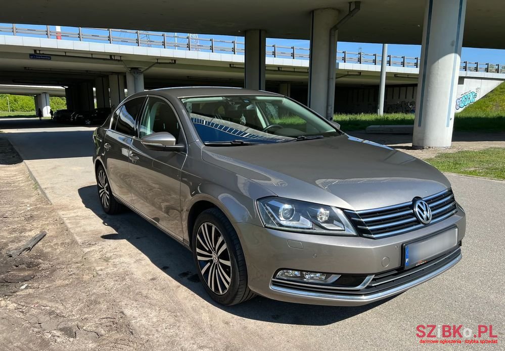 2012' Volkswagen Passat photo #3