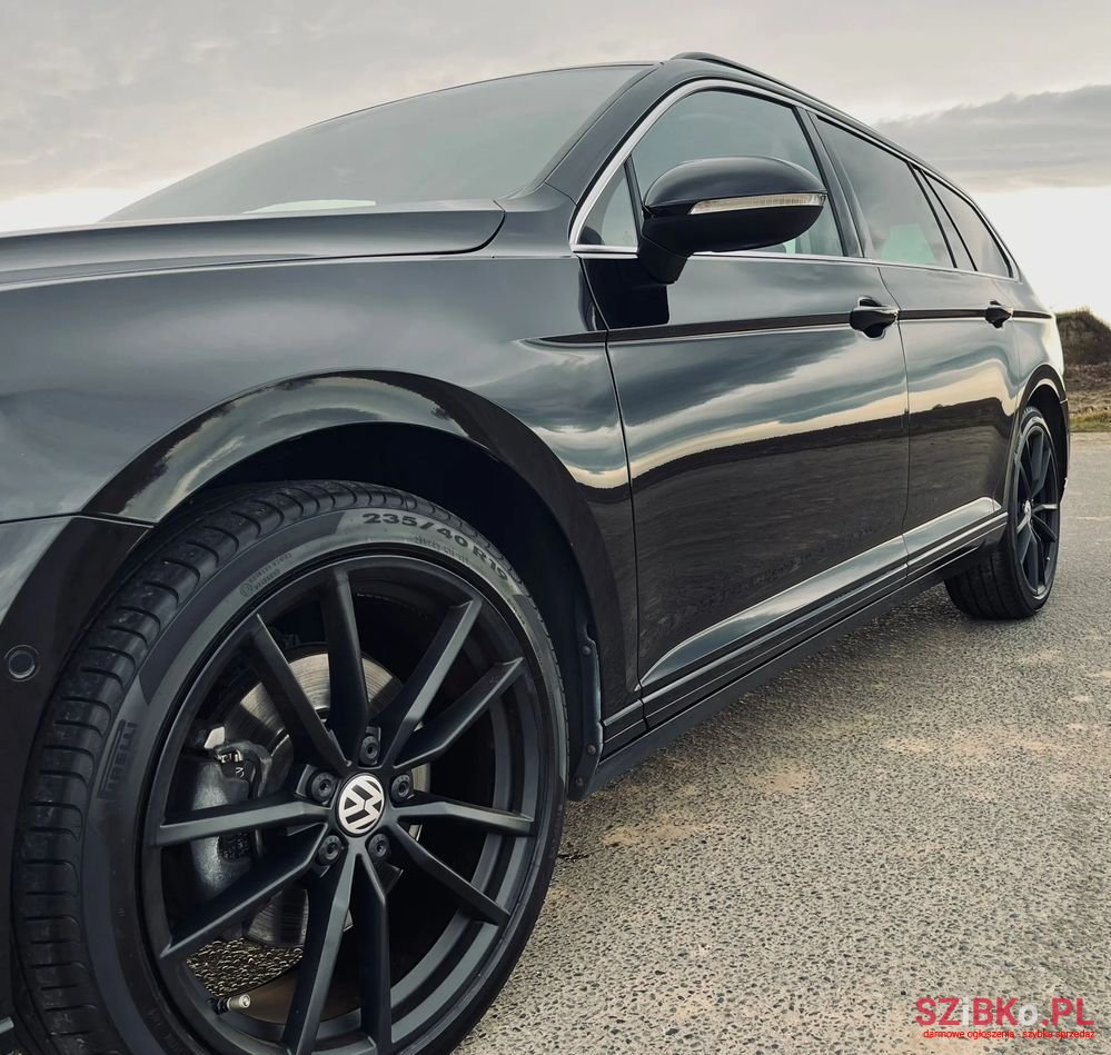 2020' Volkswagen Passat photo #4