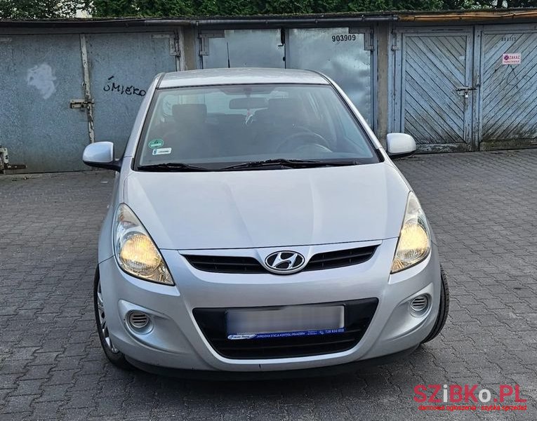 2009' Hyundai i20 1.25 Comfort photo #3