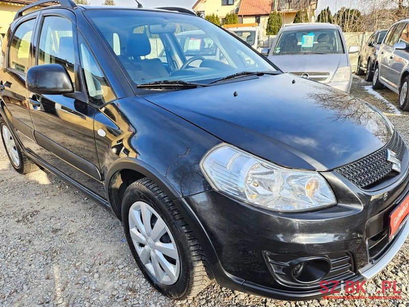 2012' Suzuki SX4 photo #3