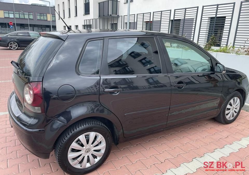 2005' Volkswagen Polo photo #5