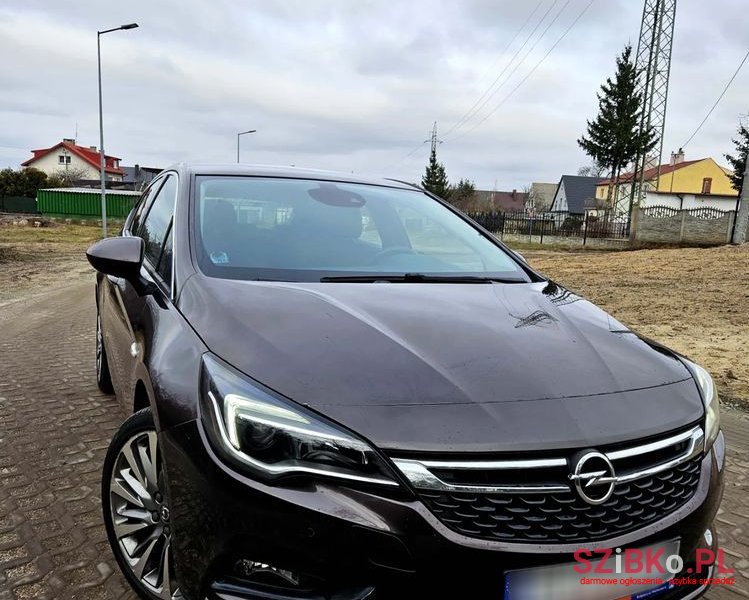 2017' Opel Astra photo #1