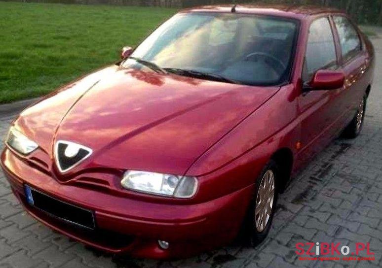 2001' Alfa Romeo 146 photo #2