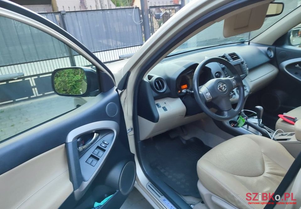 2007' Toyota RAV4 photo #4