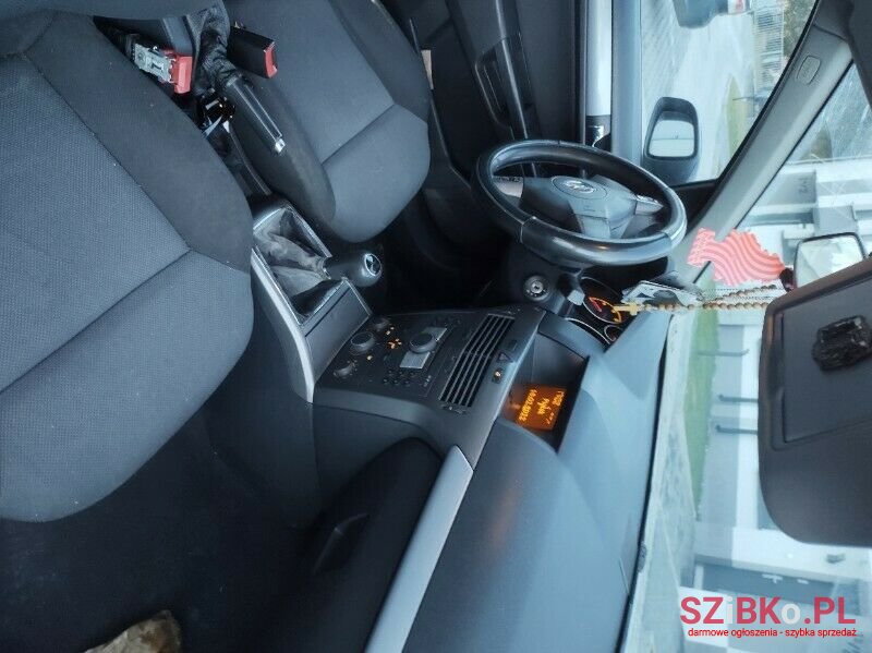 2004' Opel Astra photo #2