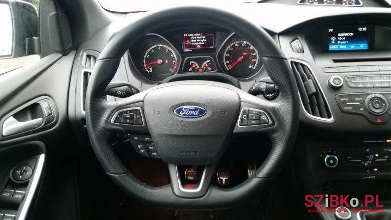 2016' Ford Focus photo #2