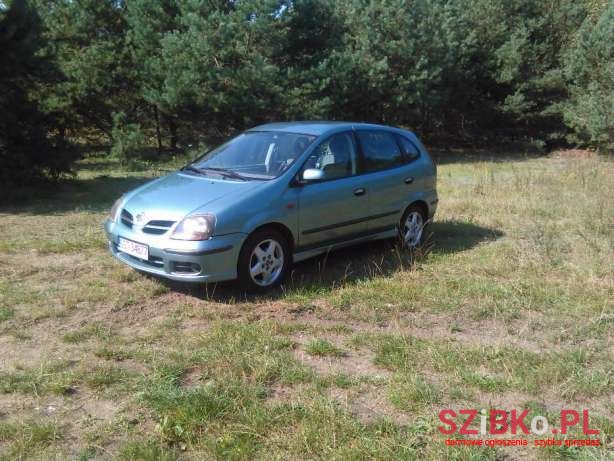 2001' Nissan Almera photo #2