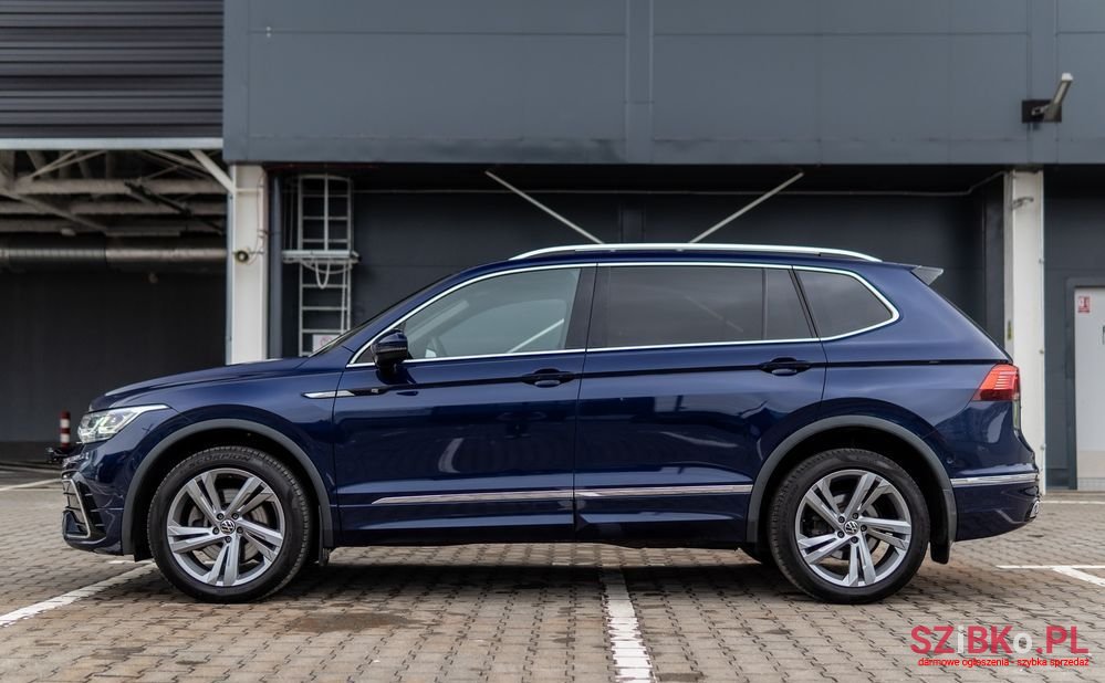 2022' Volkswagen Tiguan Allspace photo #5