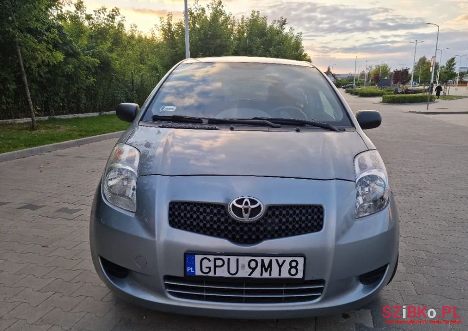 2006' Toyota Yaris photo #3