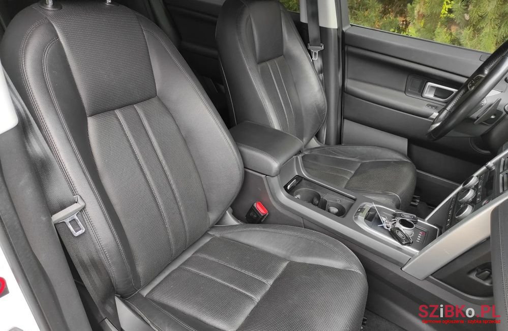 2016' Land Rover Discovery Sport photo #6