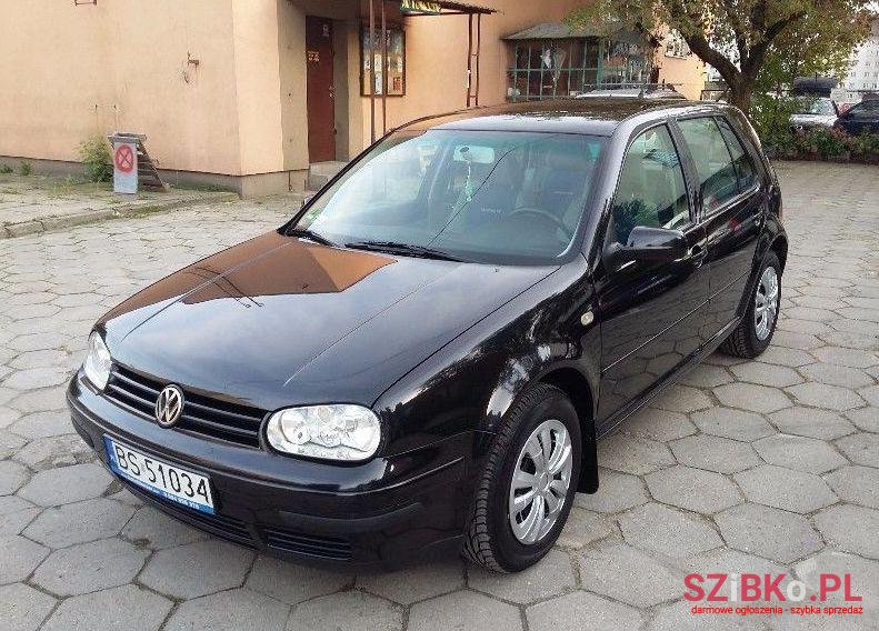 1999' Volkswagen Golf photo #2