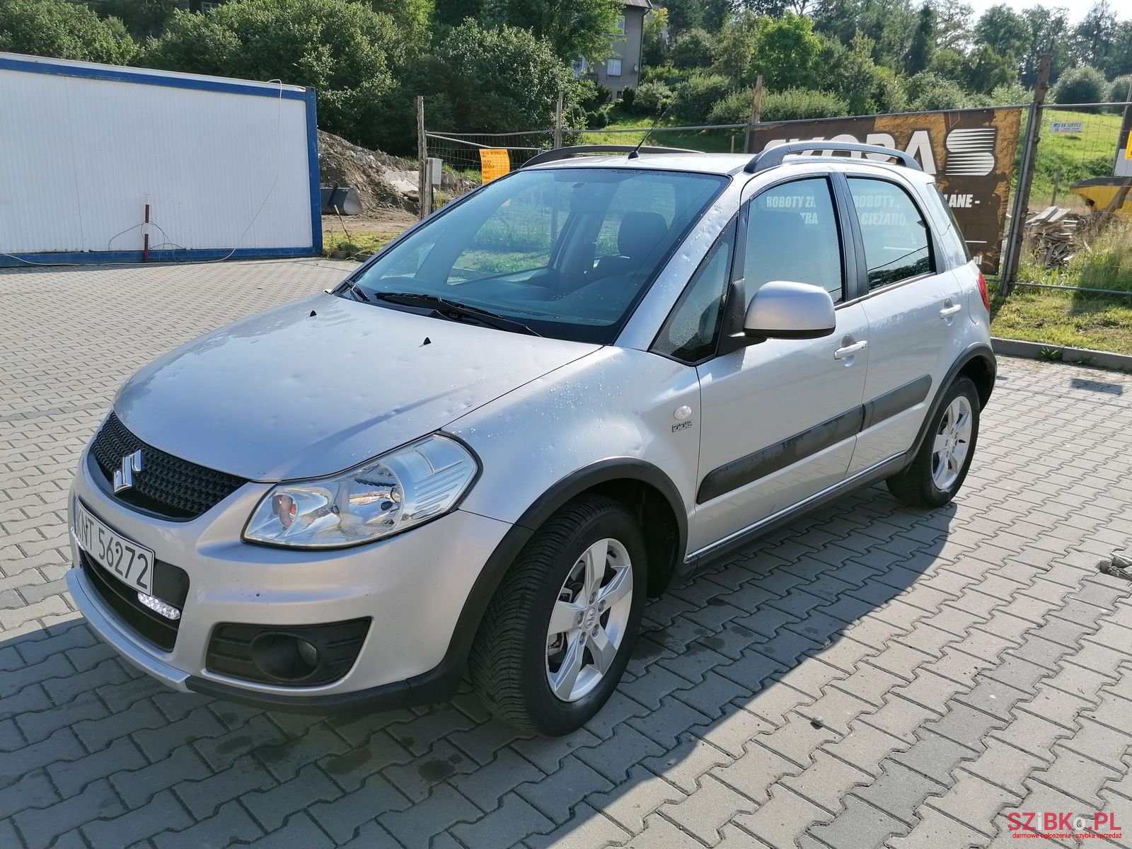 2011' Suzuki SX4 photo #3