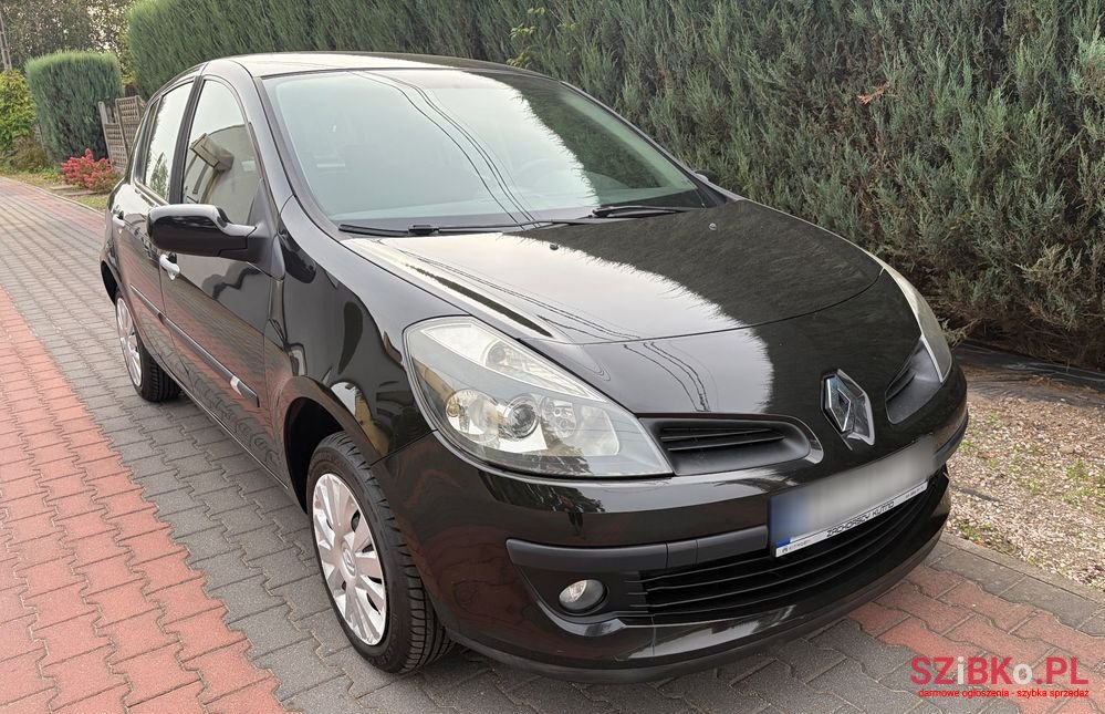 2006' Renault Clio photo #3