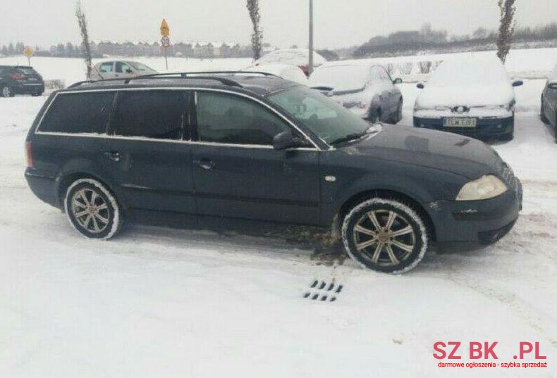 2002' Volkswagen Passat photo #1