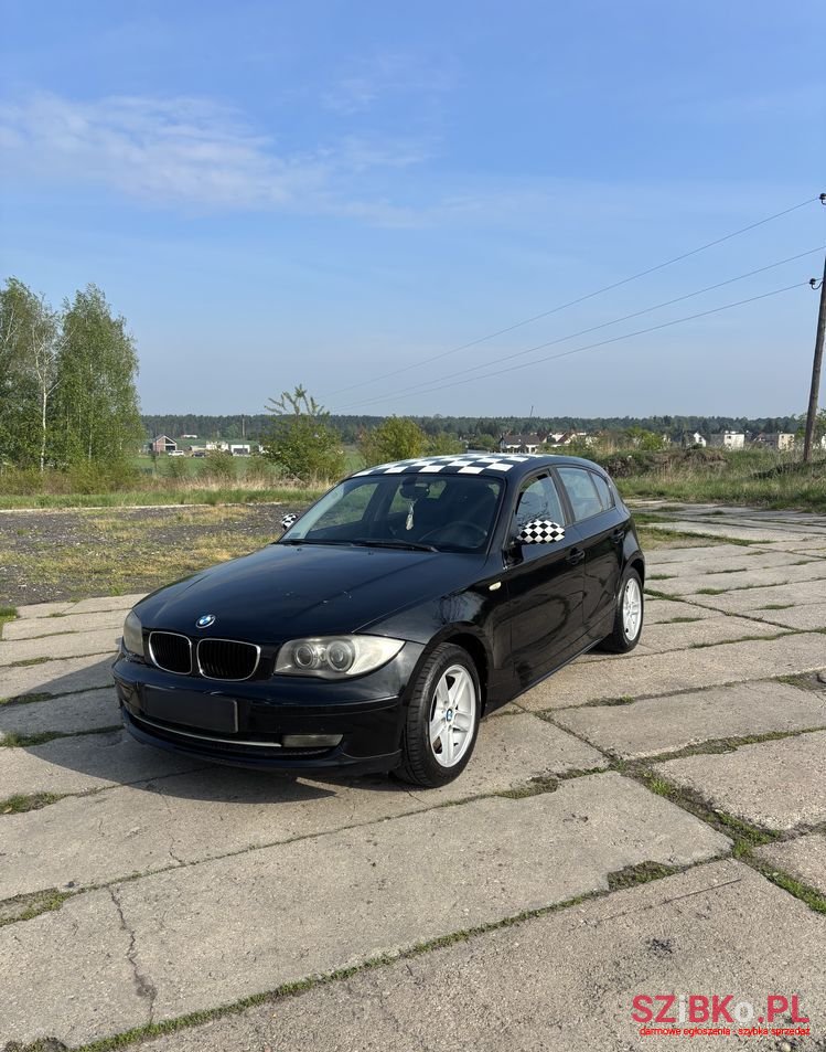 2005' BMW 1 Series 118D photo #1
