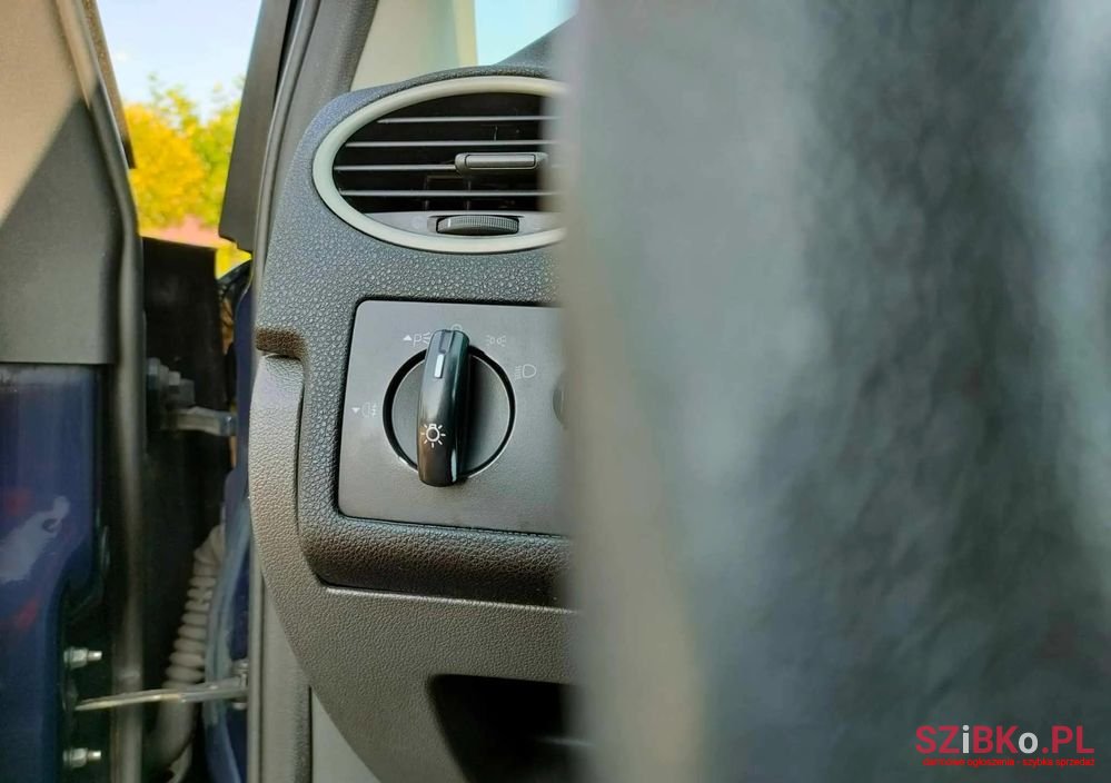 2005' Ford Focus photo #2