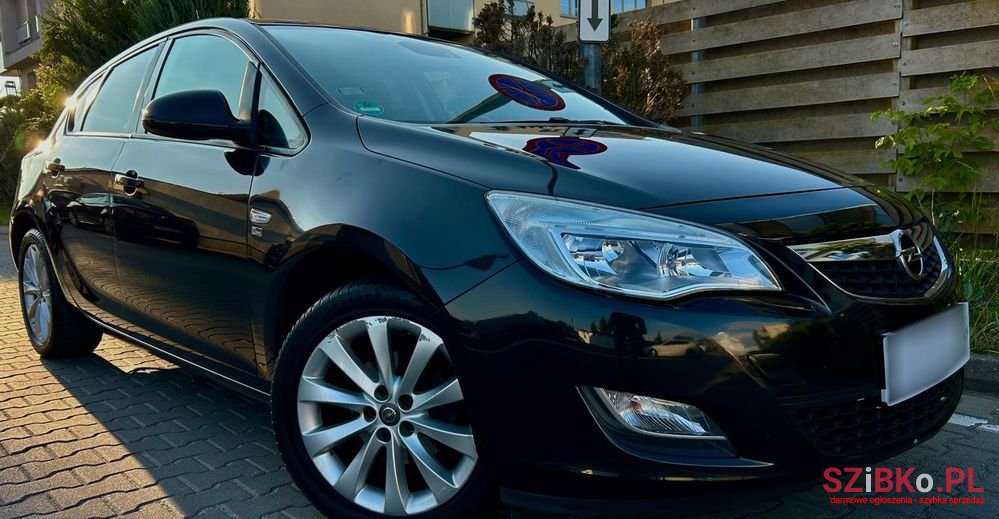 2012' Opel Astra 1.4 Turbo 150 Jahre photo #3