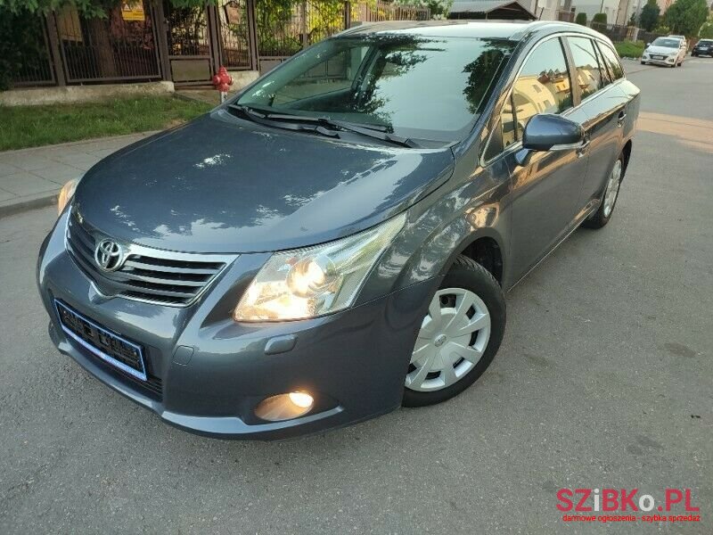 2009' Toyota Avensis photo #2