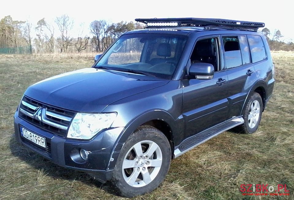 2008' Mitsubishi Pajero photo #4