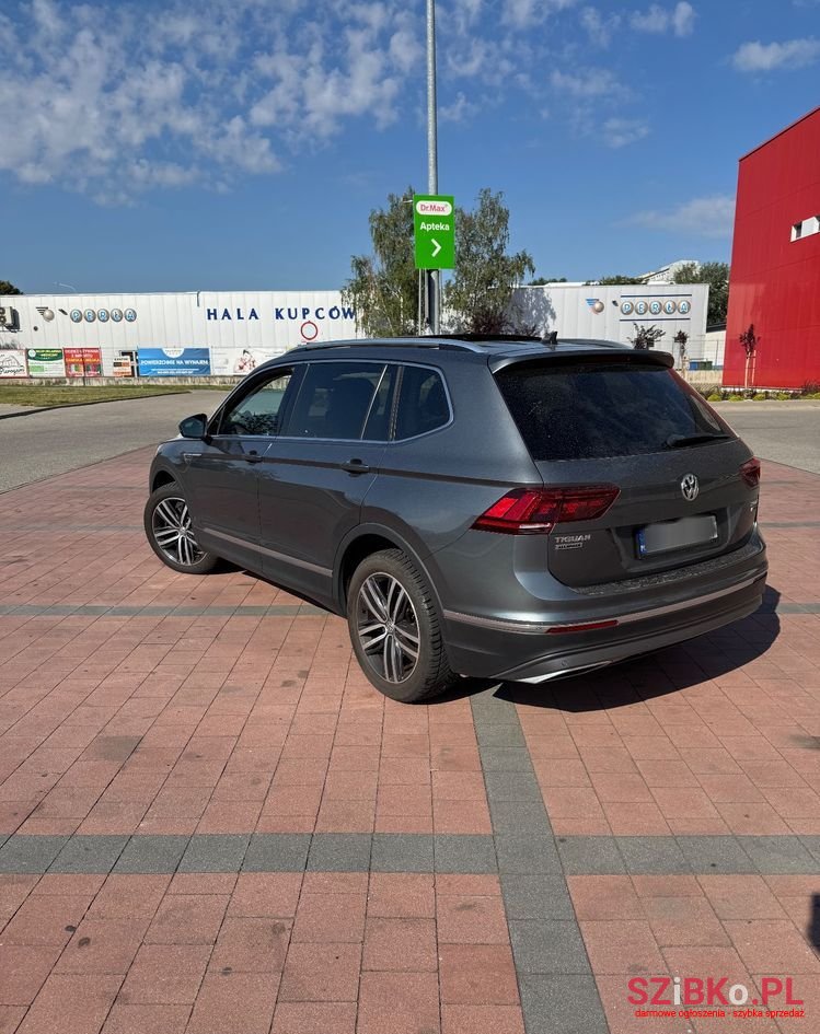 2018' Volkswagen Tiguan Allspace photo #4