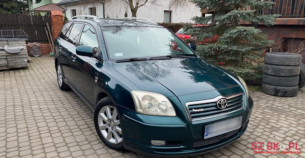 2003' Toyota Avensis photo #2