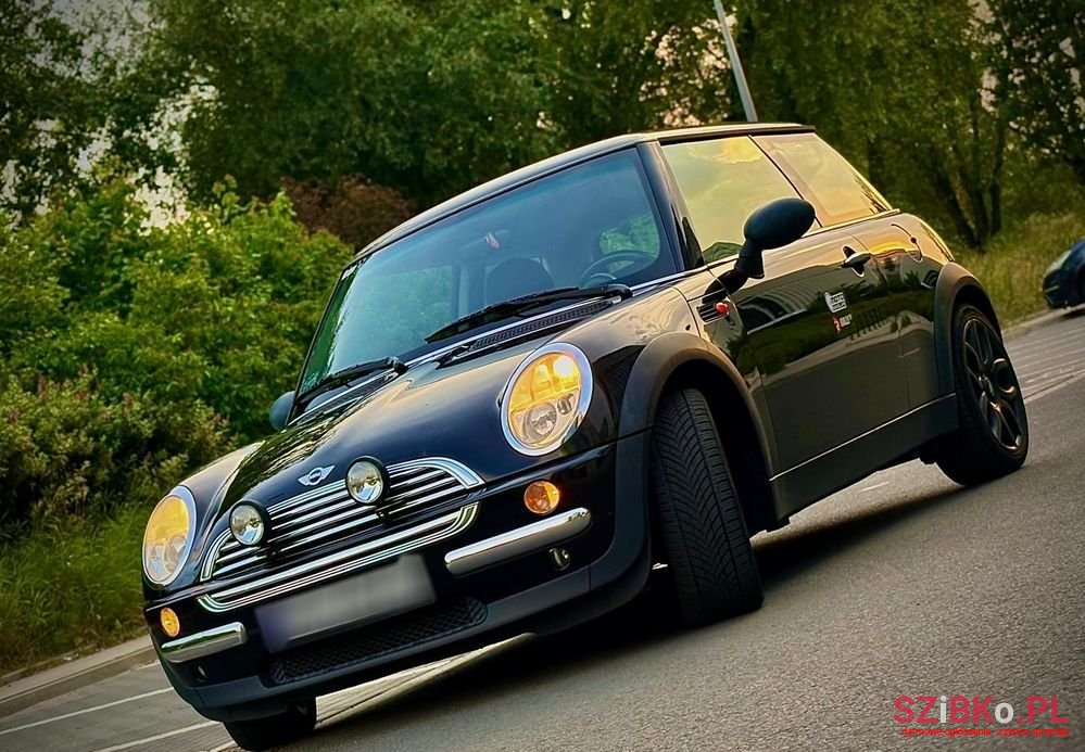 2004' MINI One Standard photo #1