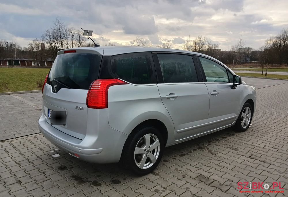 2009' Peugeot 5008 photo #4