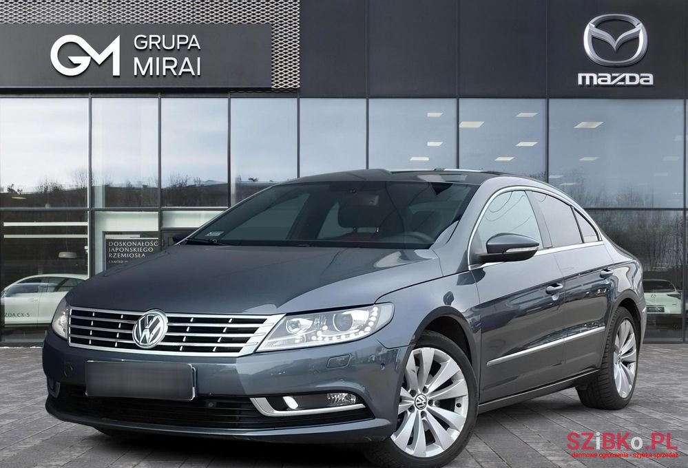 2012' Volkswagen Passat photo #1