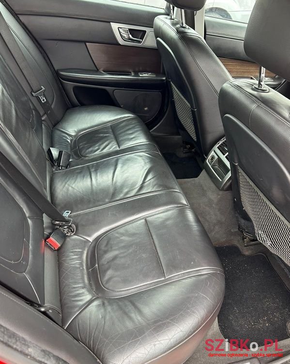 2011' Jaguar XF 2.2 D Luxury photo #2