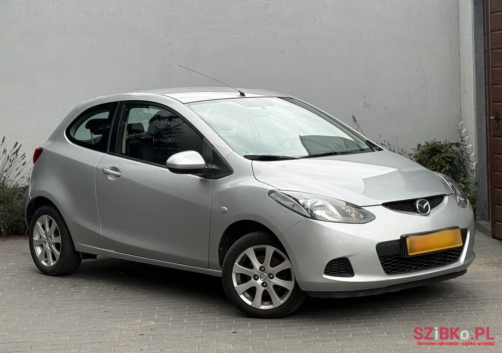 2009' Mazda 2 photo #2