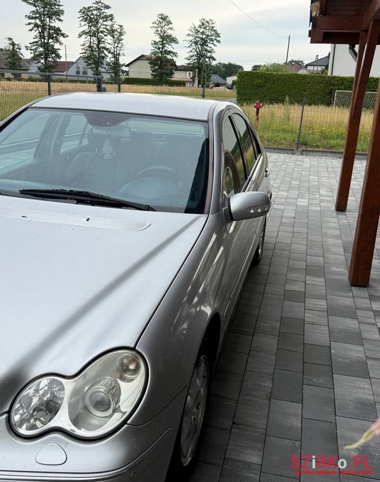 2002' Mercedes-Benz C-Class photo #4