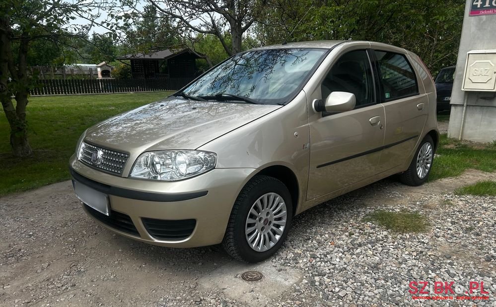 2010' Fiat Punto photo #1