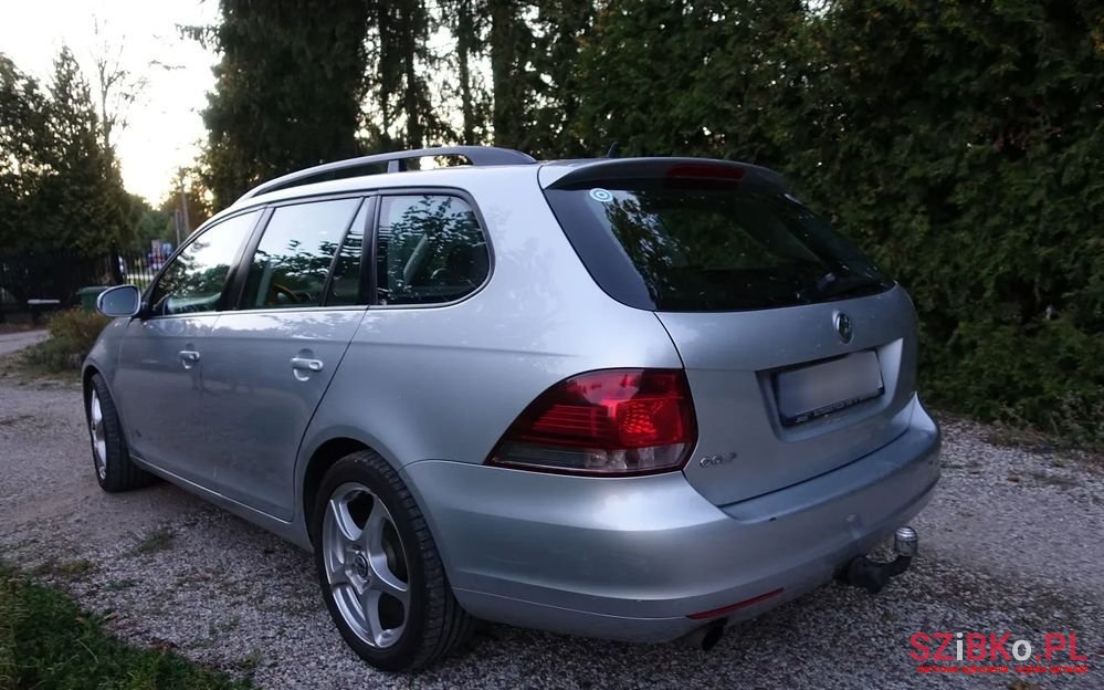 2010' Volkswagen Golf photo #3