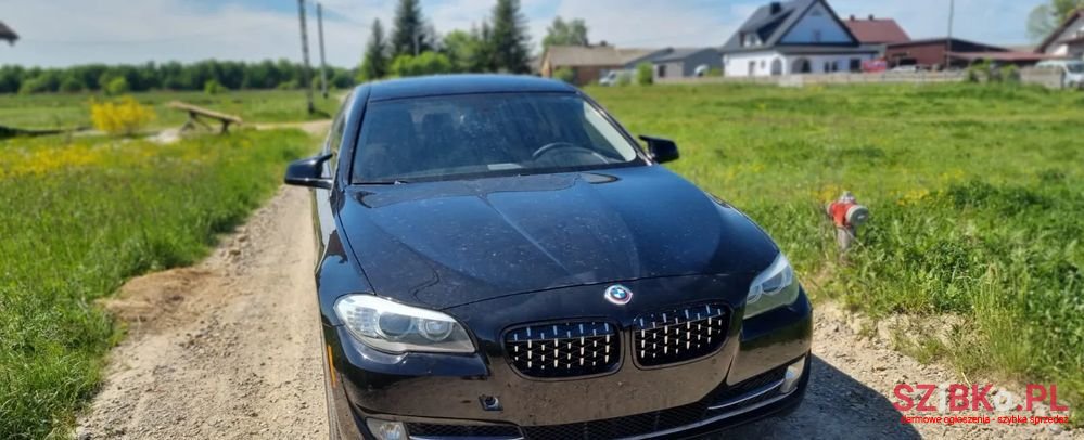 2012' BMW 5 Series 530I Luxury Line photo #2