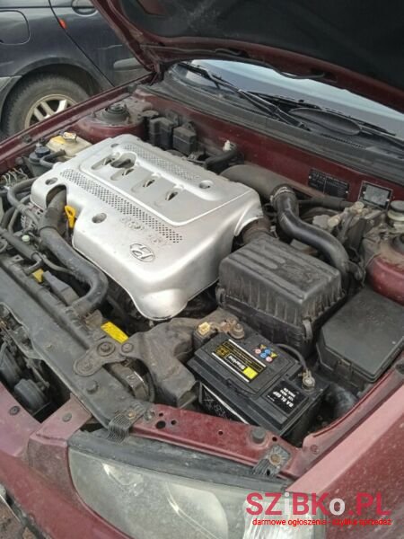 2001' Hyundai Elantra photo #5