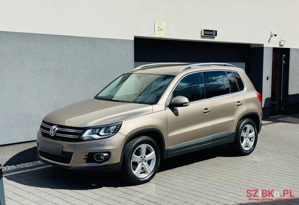 2012' Volkswagen Tiguan photo #2