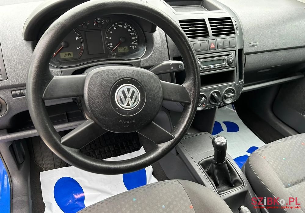 2003' Volkswagen Polo photo #6