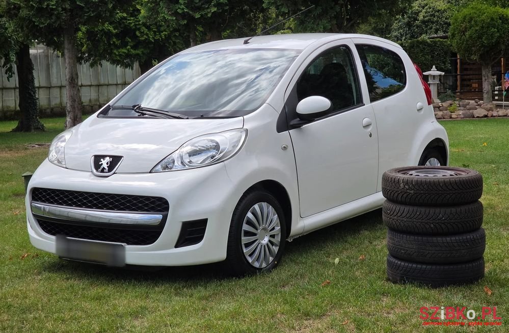 2011' Peugeot 107 1.0 Trendy photo #1