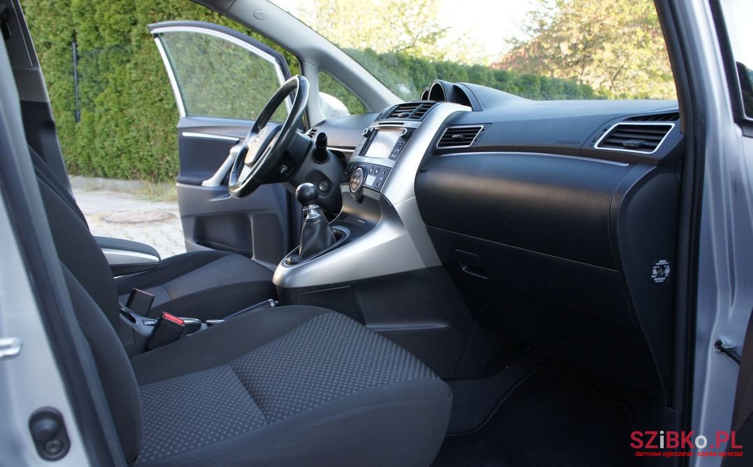 2014' Toyota Verso photo #6