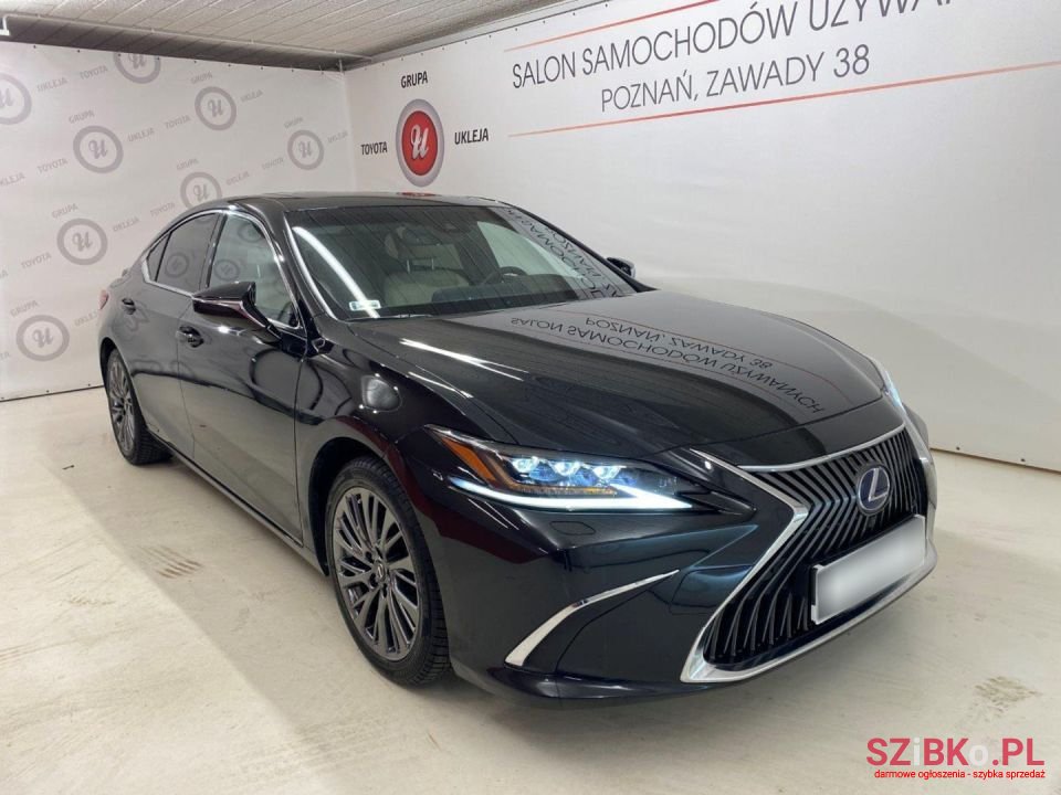 2021' Lexus ES photo #5